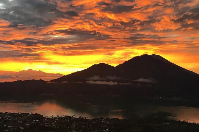 Sunrise Hike + Breakfast with Local Guide & Hotel Pickup - Reaching the summit for sunrise: the moment that drives the whole day