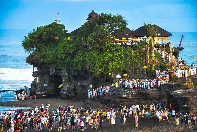 Tanah Lot and North Bali Tour: Scenic Journey - Tanah Lot Temple: Sea Rock, Directional Meaning, and a Big Finish