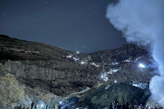 The Majestic Mount Ijen Sunrise Trekking From Bali - Watching Sulfur Miners at Work (And Why It Changes the Mood)