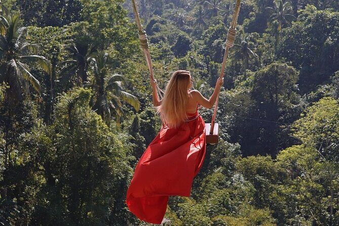 Tirta Empul temple, Jungle Swing and Waterfalls - Private Tour - Stop 1: Tegalalang Rice Terrace—scenery with real local farming behind it
