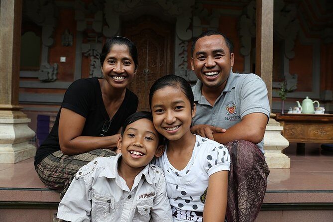 Traditional Balinese Meal in Ubud in Dewa's Family Village Home - Dinner structure: what you’ll eat, and how the meal is served