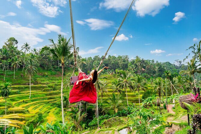 Ubud Hidden Gems Private Tour with Local Expert & Hotel Pickup - Kanto Lampo Waterfall: Tiered Rock, Wading Time, and Easy Photos