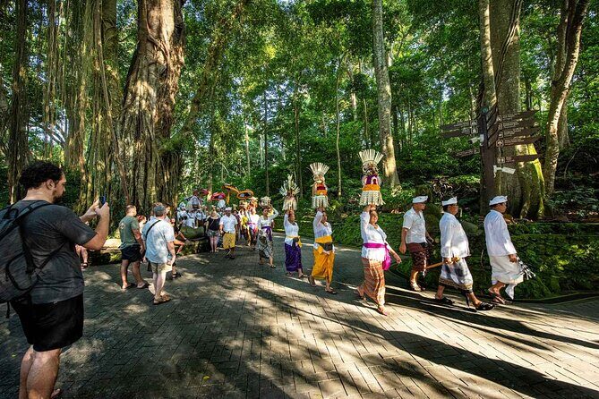 Ubud Highlights Rice Terraces, Temple, Waterfall & Monkeys forest - Ubud Art Market and Ubud Palace: Craft Stops and Traditional Architecture