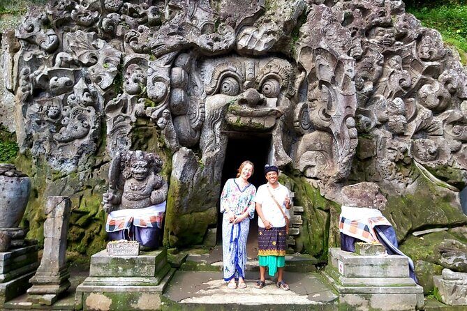 Ubud Tour : Monkey forest, Rice terrace, Water temple, Waterfall & Jungle Swing - Tegenungan Waterfall: timing matters more than you think