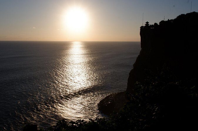 Uluwatu Kecak and Jimbaran Bay - Ubud Palace and the Traditional Art Market: Culture Without the Museum Mood