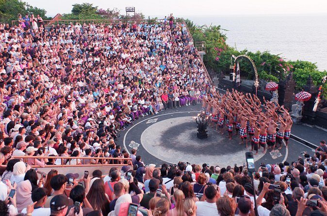 Uluwatu Kecak and Jimbaran Bay - Tanah Lot Sunset: Sea-Temple Photos, Sea-Air Reality