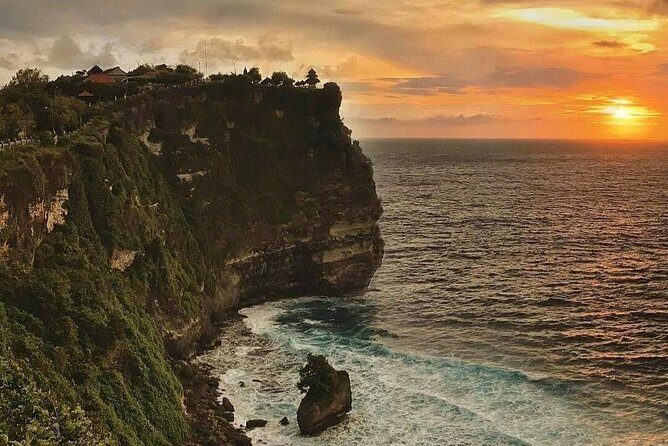 Uluwatu Temple Kecak Fire Dance Private Guided Tour - Jimbaran Beach seafood dinner: how to make the pairing feel worth it