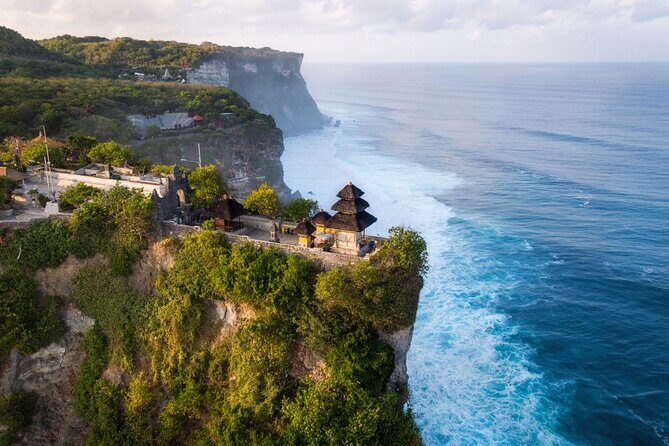 ️Uluwatu Temple Sunset & Kecak Fire Dance Tour - Kecak and Fire Dance: Ramayana drama built for the night